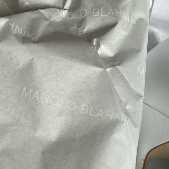 MANOLO BLAHNIK Hangisi Crystal Buckle Pump Leather, NEW - Picture 12 of 14